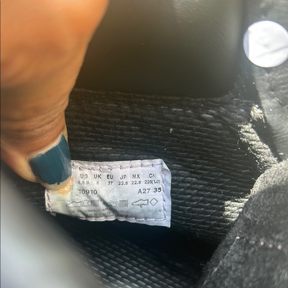 Timberland Black Leather Boots Durable Ankle-High Design - Picture 5 of 6